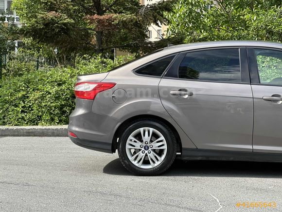 115 LİK DÜŞÜK KİLOMETRE FORD FOCUS FULL PAKET