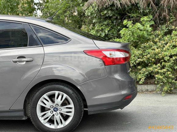 115 LİK DÜŞÜK KİLOMETRE FORD FOCUS FULL PAKET
