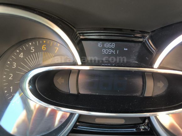 10 yıllık sahibinden Renault Clio 0.9 TCe Icon 2012 Model  162.000 km Siyah