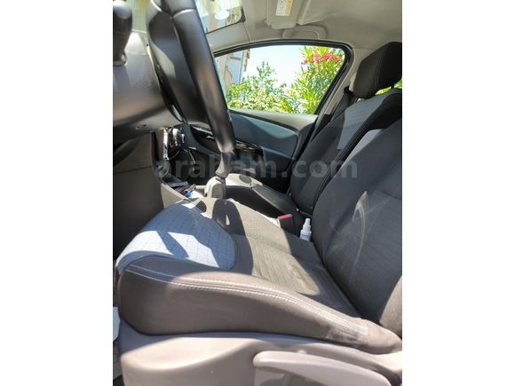 10 yıllık sahibinden Renault Clio 0.9 TCe Icon 2012 Model  162.000 km Siyah
