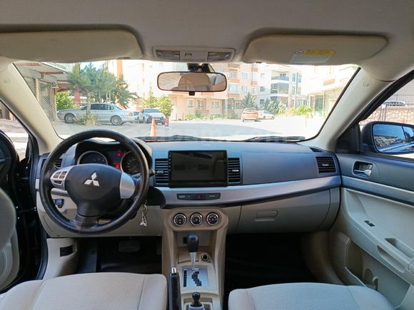 Sahibinden Mitsubishi Lancer 1.5 Invite 2011 Model