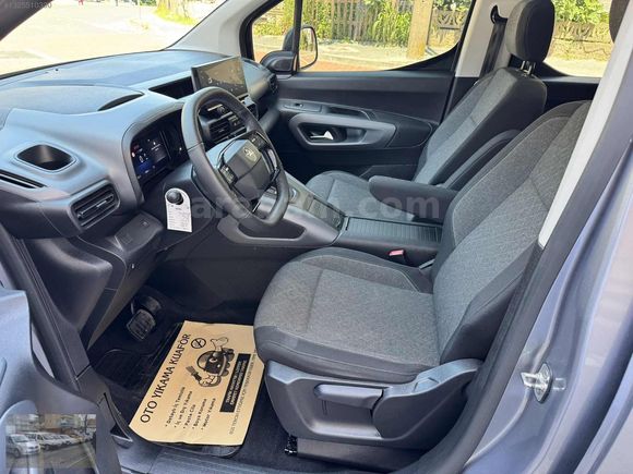 2025 OPEL COMBO ULTİMATE CAM TAVAN 19.000KM BOYASIZ KOMPLE PFF