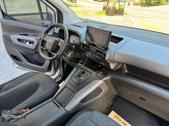 2025 OPEL COMBO ULTİMATE CAM TAVAN 19.000KM BOYASIZ KOMPLE PFF
