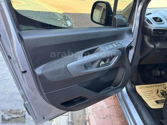 2025 OPEL COMBO ULTİMATE CAM TAVAN 19.000KM BOYASIZ KOMPLE PFF