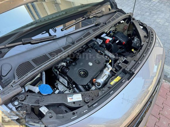 2025 OPEL COMBO ULTİMATE CAM TAVAN 19.000KM BOYASIZ KOMPLE PFF