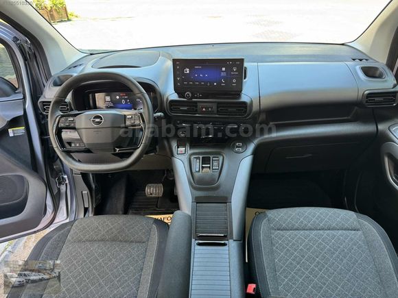 2025 OPEL COMBO ULTİMATE CAM TAVAN 19.000KM BOYASIZ KOMPLE PFF