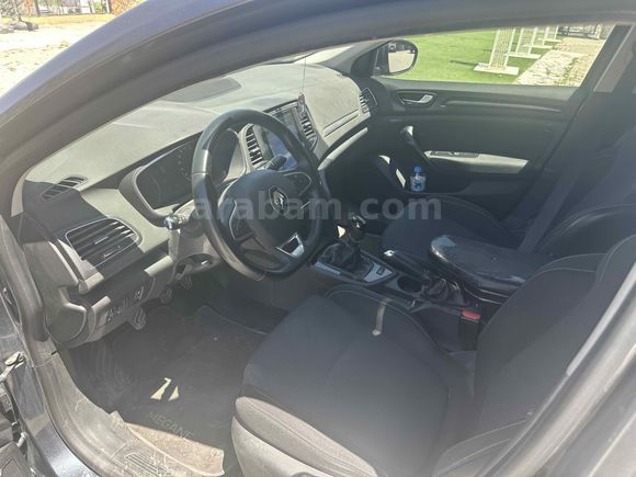 Sahibinden Renault Megane 1.3 TCe Joy 2021 Model 