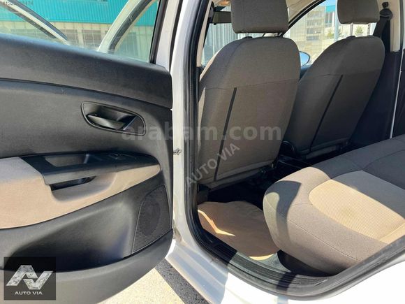 AUTO VIA'DAN DÜŞÜK KM DİZEL FİAT LİNEA