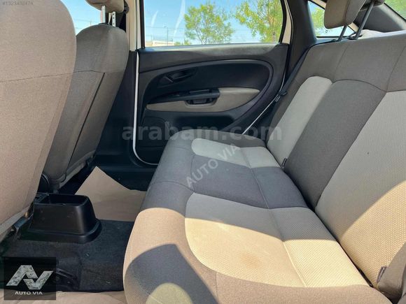 AUTO VIA'DAN DÜŞÜK KM DİZEL FİAT LİNEA