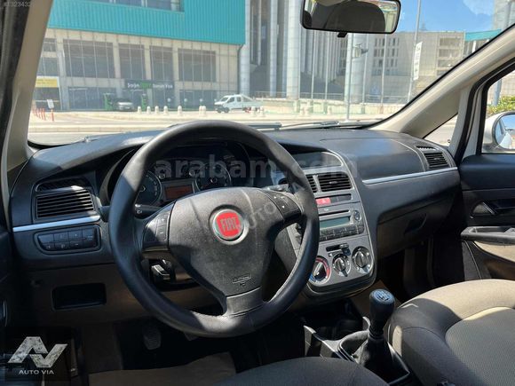 AUTO VIA'DAN DÜŞÜK KM DİZEL FİAT LİNEA