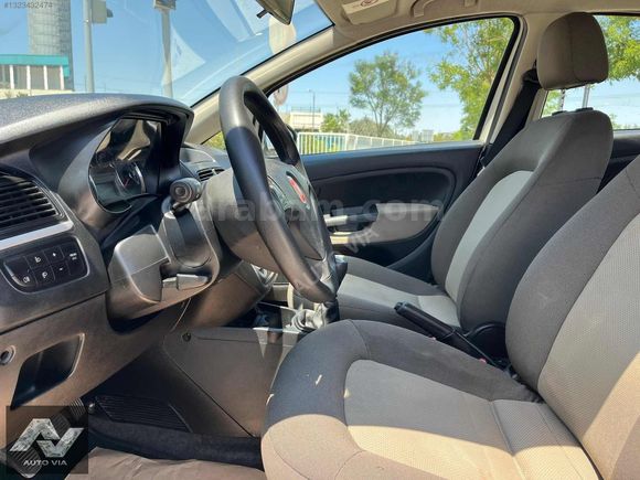 AUTO VIA'DAN DÜŞÜK KM DİZEL FİAT LİNEA