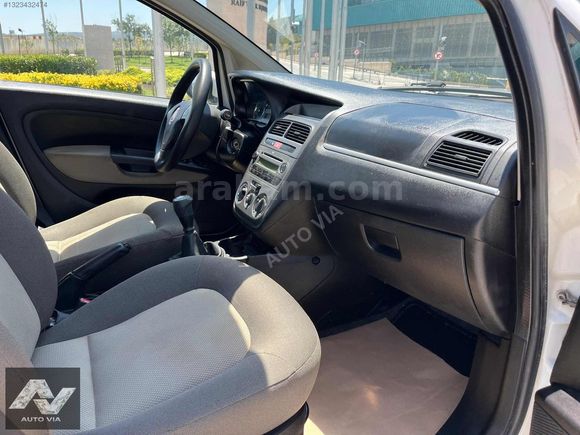 AUTO VIA'DAN DÜŞÜK KM DİZEL FİAT LİNEA