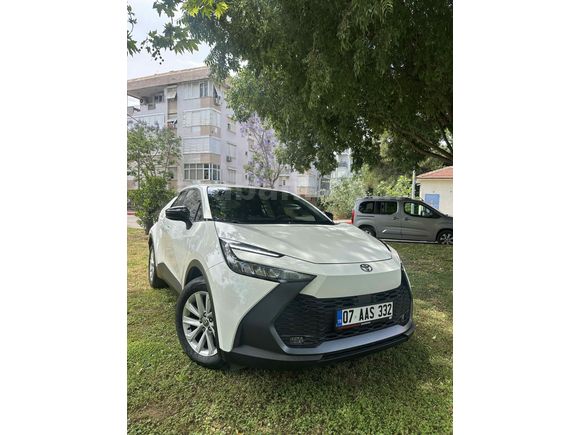 Sahibinden Toyota C-HR 1.8 Hybrid Flame 2025 Model 