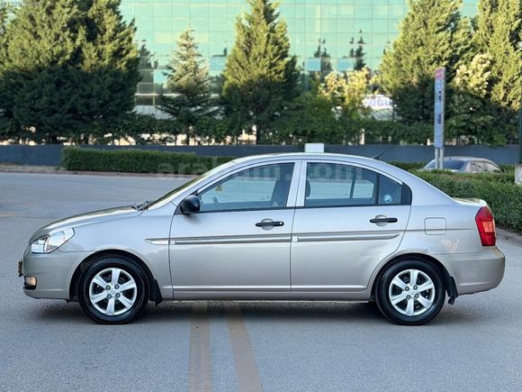 2011 HYUNDAİ ERA KM 103 BİN ABS ESP VARDIR