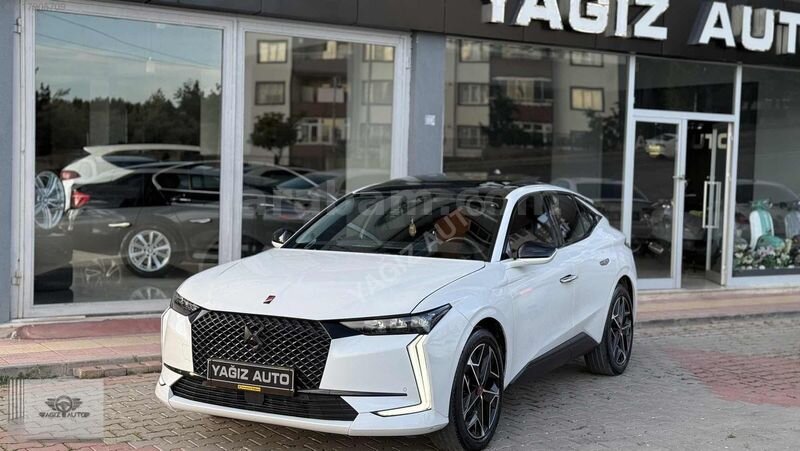 YAĞIZ AUTODAN 2023 Ds4 1.5 dizel 75 bin km