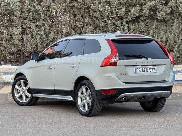 2012 VOLVO XC60 2.0 D4 R-DESİGN 220.000 KM