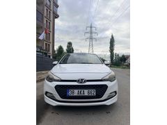 DİŞ HEKİMİNDEN TEMİZ BAKIMLI PANORAMIK CAM TAVANLI i20