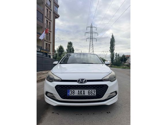 DİŞ HEKİMİNDEN TEMİZ BAKIMLI PANORAMIK CAM TAVANLI i20