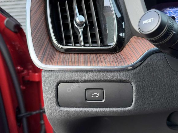 -CAN ARAS- 2023 VOLVO XC60 B4 PLUS DARK 2.0 DİZEL HATASIZ