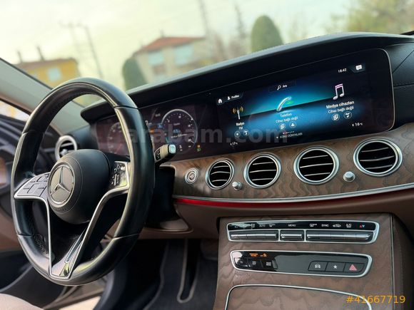 ZENGİN MOTORS'DAN 2022 E 200 D EXCLUSİVE HATASIZ BOYASIZ