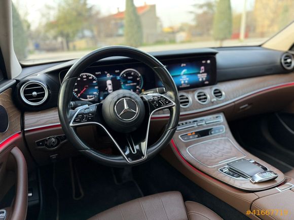 ZENGİN MOTORS'DAN 2022 E 200 D EXCLUSİVE HATASIZ BOYASIZ