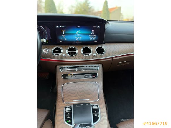 ZENGİN MOTORS'DAN 2022 E 200 D EXCLUSİVE HATASIZ BOYASIZ