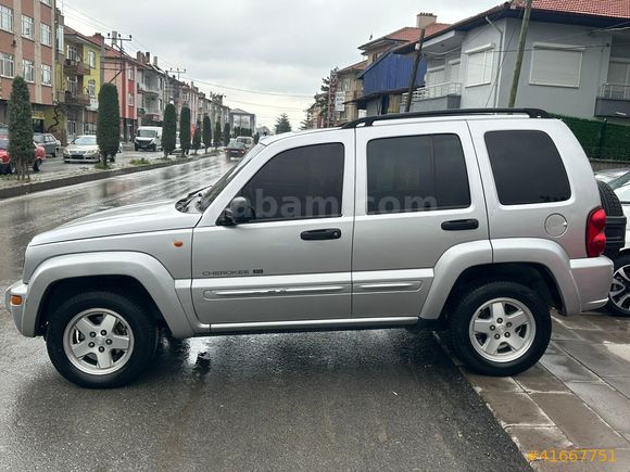 ZENGİN MOTORS'DAN 2003 JEEP CHEROKEE 2.8 CRD LİMİTED DEĞİŞENSİZ