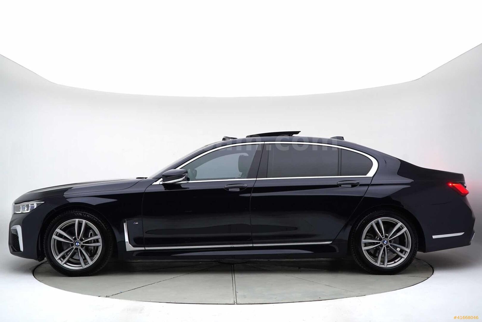Galeriden BMW 7 Serisi 740d xDrive Long M Excellence 2020 Model Antalya 230.000 km Lacivert 4