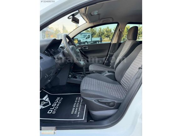 OLGUN'dan 2010 RENAULT MEGANE 1.6 16V BAKIMLI HESAPLII