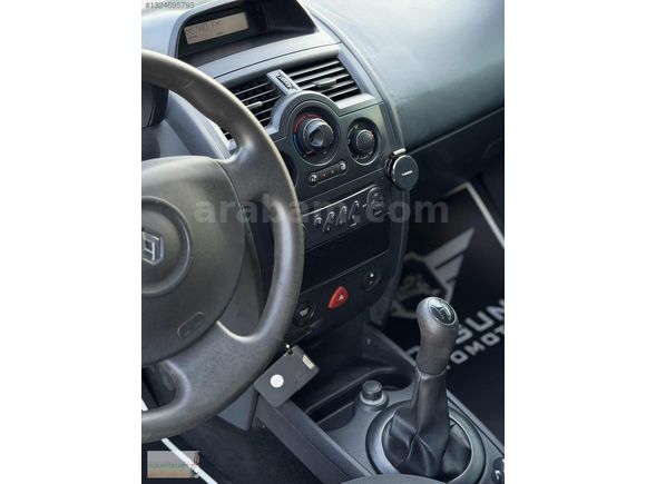 OLGUN'dan 2010 RENAULT MEGANE 1.6 16V BAKIMLI HESAPLII