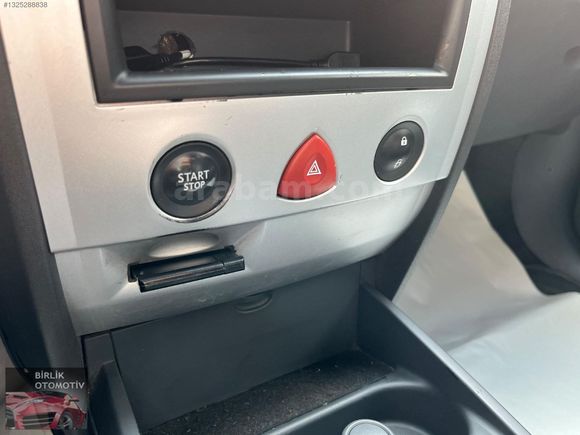 BİRLİK OTODAN HATASIZ BOYASIZ 2009 RENAULT MEGAN EXPRESSİON PLUS