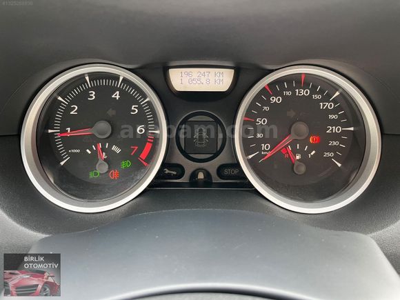 BİRLİK OTODAN HATASIZ BOYASIZ 2009 RENAULT MEGAN EXPRESSİON PLUS