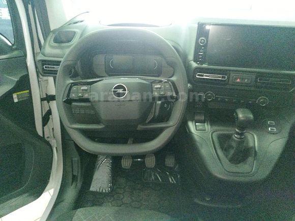 Galeriden Opel Combo 1.5 CDTI Essential 2025 Model İstanbul