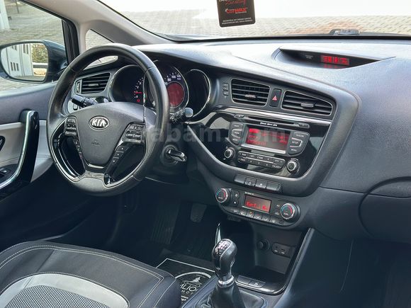 2013 CEED 1.6 CRDİ-DEĞİŞENSİZ-ORJİNAL-CAM TAVAN-FUL-18 AY TAKSİT