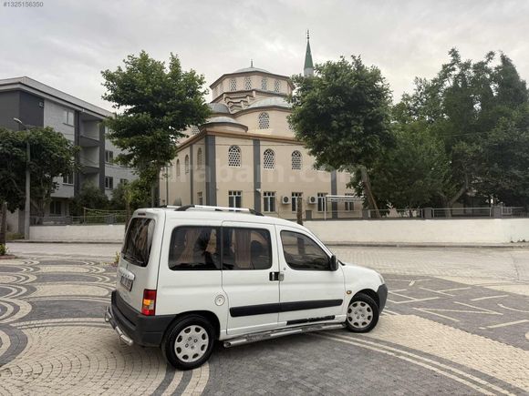 PEUGEOT PARTNER 152 BİN KM DE BAKIMLI KLİMALI HİDROLİK