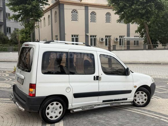PEUGEOT PARTNER 152 BİN KM DE BAKIMLI KLİMALI HİDROLİK