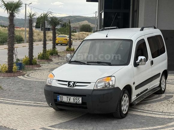 PEUGEOT PARTNER 152 BİN KM DE BAKIMLI KLİMALI HİDROLİK