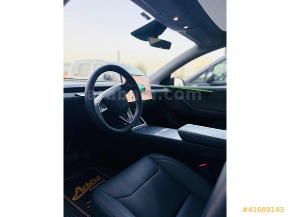 ADIÖZ GARAGE/ 2025 HATASIZ MODEL Y JUNIPER PREMIUM