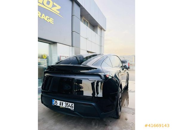 ADIÖZ GARAGE/ 2025 HATASIZ MODEL Y JUNIPER PREMIUM