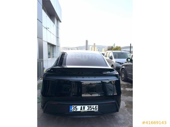 ADIÖZ GARAGE/ 2025 HATASIZ MODEL Y JUNIPER PREMIUM
