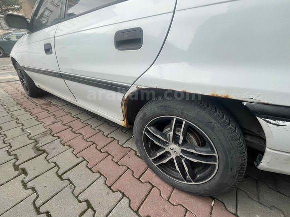 Sahibinden Opel Astra 1.6 GL 1992 Model  414.xxx KM Beyaz