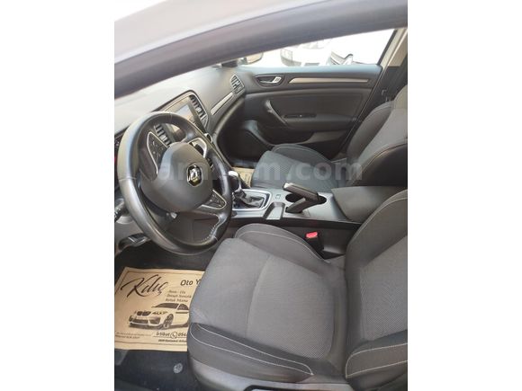 Sahibinden Renault Megane 1.5 Blue DCI Touch 2022 Model