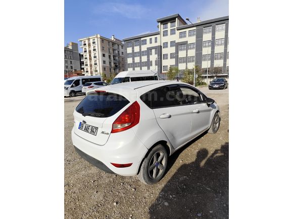 Sahibinden Ford Fiesta 1.4 TDCi Trend 2011 Model