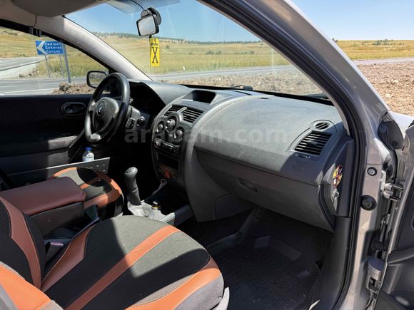 Galeriden Renault Megane 1.4 Authentique 2005 Model Yozgat