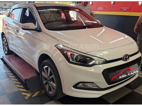 OTOMATİK BOYASIZHyundai i20 1.4 MPI Style 2018 Model Manisa