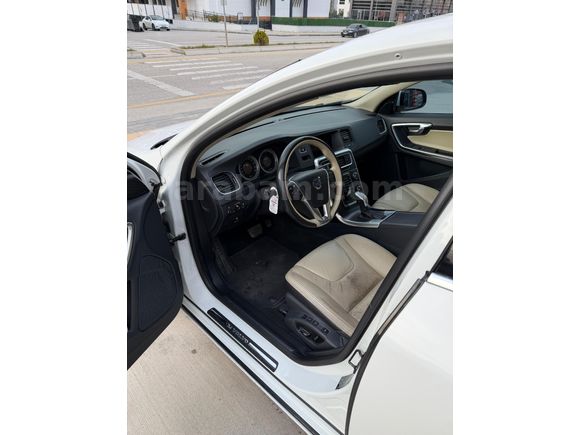 Sahibinden Volvo S60 1.6 D Advance 2013 Model