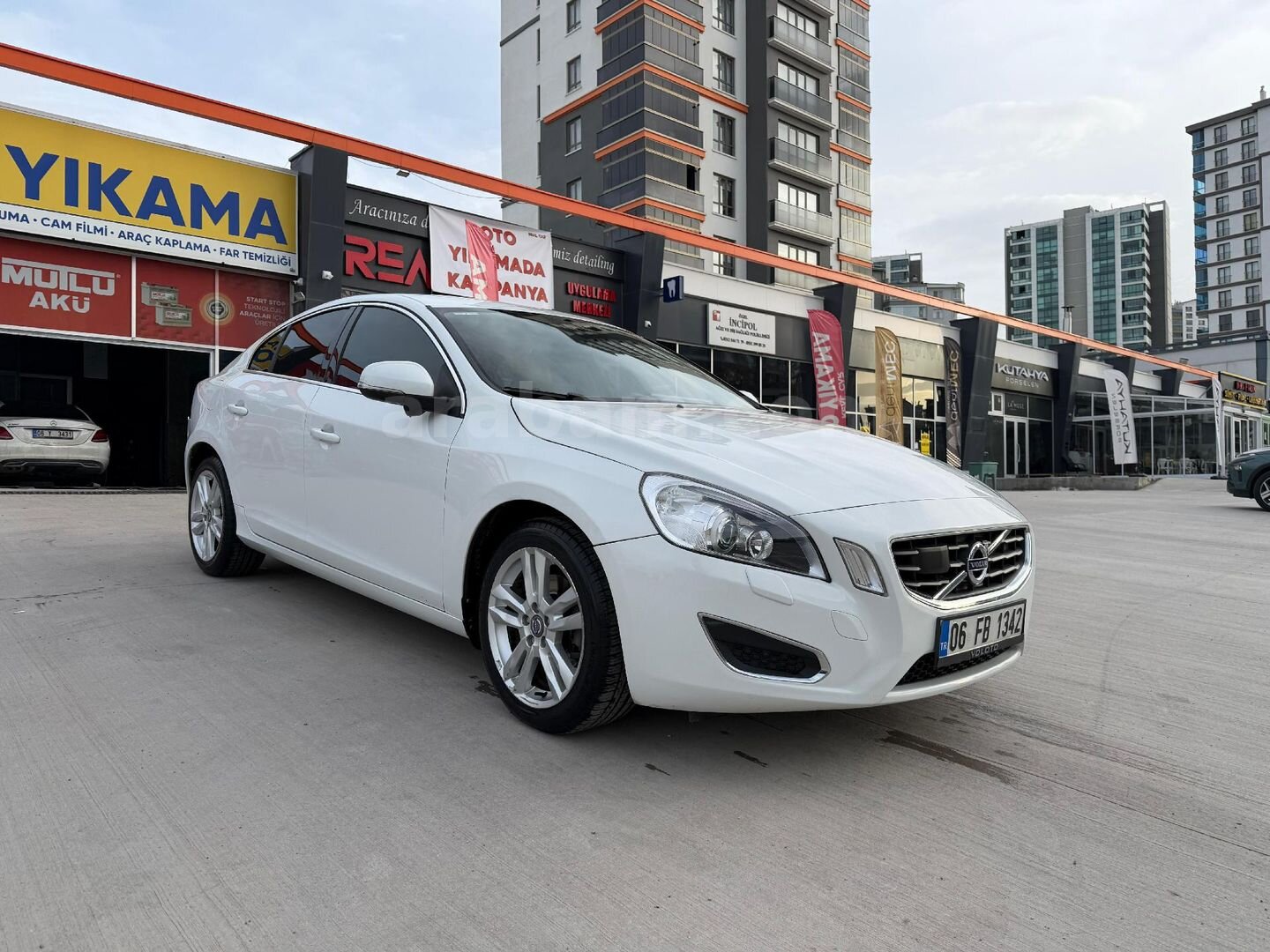 Sahibinden Volvo S60 1.6 D Advance 2013 Model Ankara 287.000 km Beyaz 5