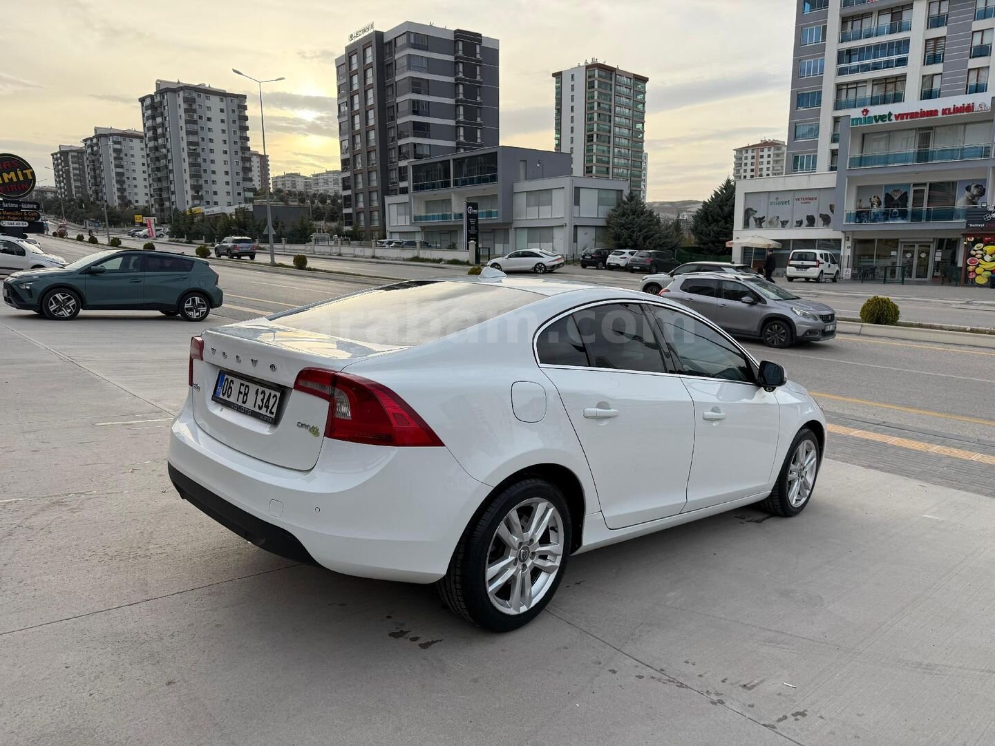 Sahibinden Volvo S60 1.6 D Advance 2013 Model Ankara 287.000 km Beyaz 7
