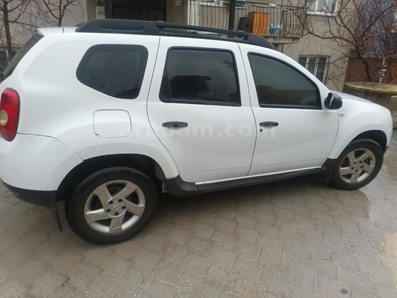 Sahibinden Dacia Duster 1.5 dCi Ambiance 2013 Model 4*4 çeker