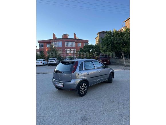 DÜŞÜK KM Lİ DEGİŞENSİZ CORSA
